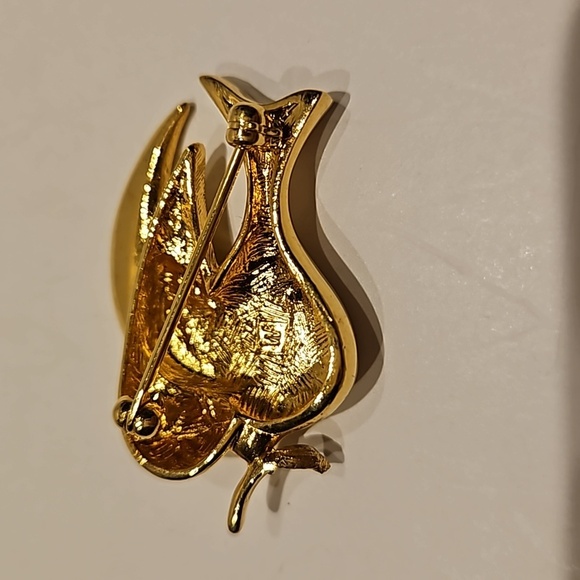 Weigeroff "W" Goldtone Pease Dove Brooch - Picture 4 of 6